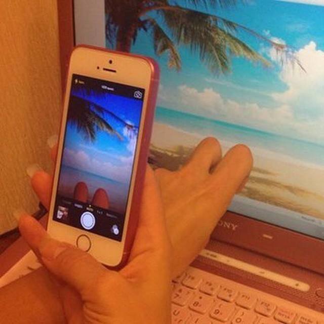 How to convince your social media friends you can afford to go on vacation.