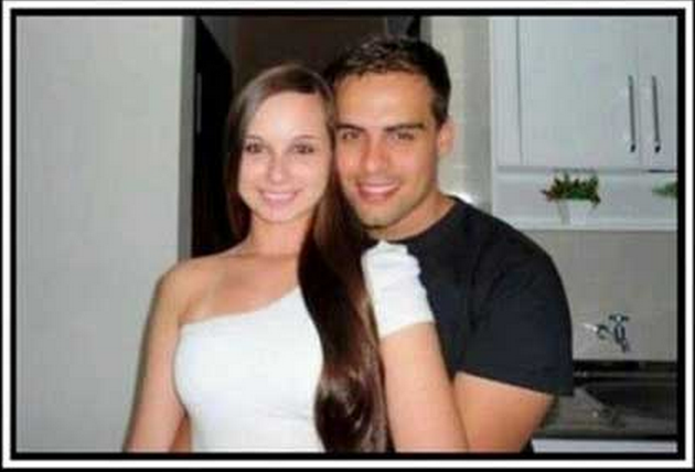 No he isn't missing a hand....look again.