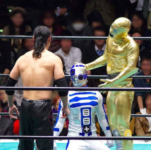 Star Wars droids kick butt in their professional wrestling debut.