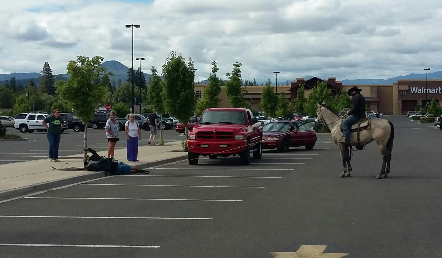 Walmart cowboy in Oregon catches bike thief with lasso.