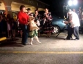Incredible Dog doing a salsa dance with a human partner. Perro del baile Salsa Increíble.