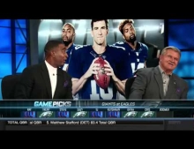 Mike Ditka rips an incredibly loud fart on Monday Night Countdown.