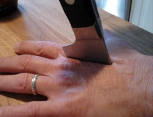 Great prank by Mom with the accidental knife through the hand trick.