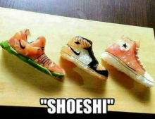 Shoeshi.