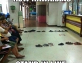 This is how Hawaiians stand in line.
