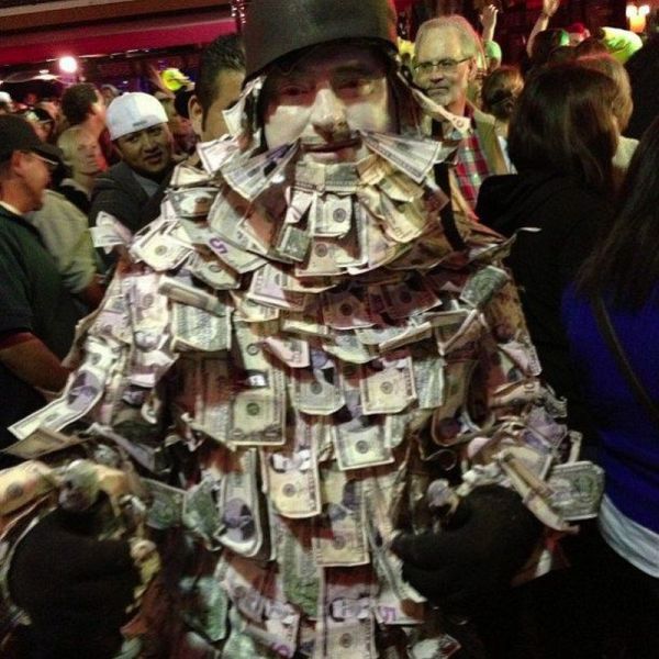 Money Man from the GEICO commercials is actually real. Here is proof.